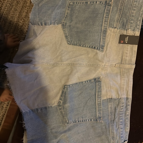 New - Picture 2 of 2